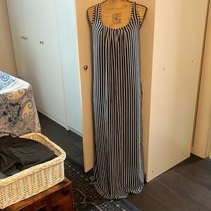 Floor length striped dress with under liner and it even has pockets!